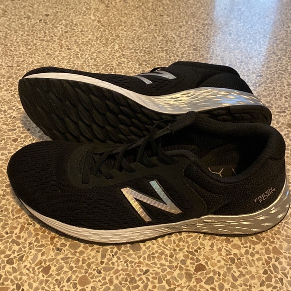 New boys shoes “Arishi Fresh Foam” - Picture 2 of 7